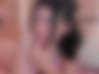 Live cam show with Chloe-Cortez - Fingering on Gym Cam Girls