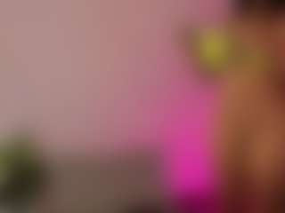 Live cam show with Naty Arias - Smoking on parknlotfishbdy