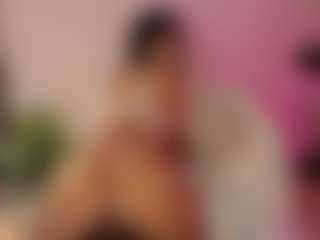 Live cam show with Naty Arias - Athletic Lush on Hubzter Live
