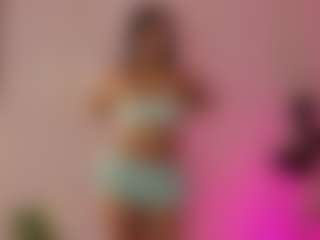 Live-Cam-Show mit Naty Arias - Spank auf Camsoda