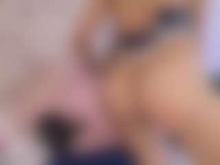 Live cam show with RavenBliss - Athletic on UwU Esports