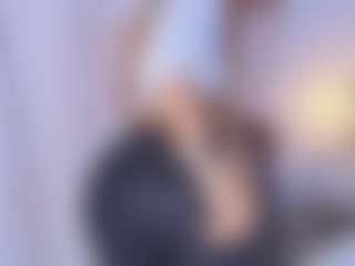 Live cam show with RavenBliss - Athletic on UwU Esports