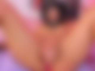 Live cam show with EmilyWalker4 - Teen (18+) on Camsoda