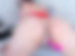 Live cam show with CandyHoney - Thick on Camsoda