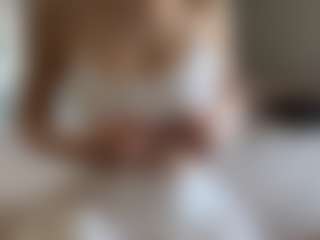 Live cam show with Lisa - Average on Dolls Live