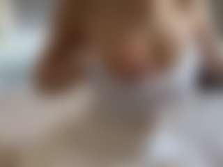 Live cam show with Lisa - Green Eyes on Dolls Live
