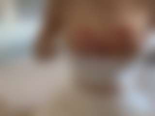 Live cam show with Lisa - Average on Dare Cams
