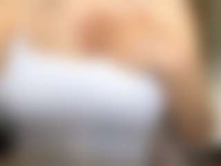 Live cam show with Lisa - Green Eyes on TastyBlacksLive