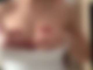 Live cam show with Lisa - Body Massage on TeamSkeetLive