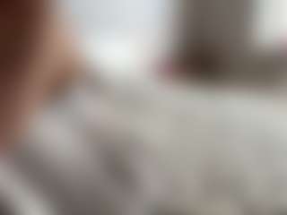 Live cam show with Lisa - Body Massage on Hubzter Live