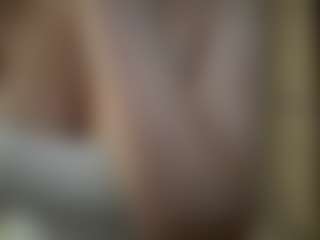 Live cam show with Lisa - Yoga on Livezox