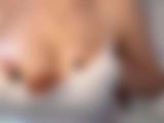 Live cam show with Lisa - Body Massage on https://playwithruby.com