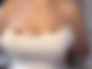 Live cam show with Lisa - Body Massage on SinfulBabes
