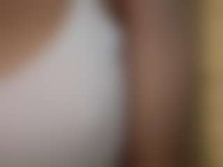 Live cam show with Lisa - Body Massage on CamSodaAdn