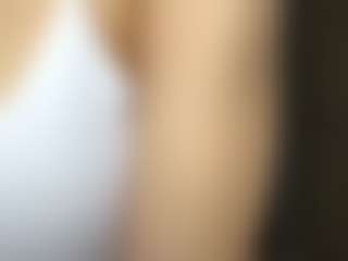 Live cam show with Lisa - Green Eyes on Latina Girls