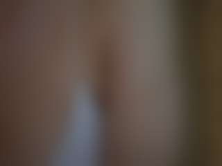 Live cam show with Lisa - Ass Bouncing on Strip Flash - Live Sex Shows