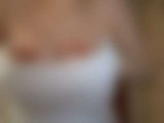 Live cam show with Lisa - Average on livesuperchat.net