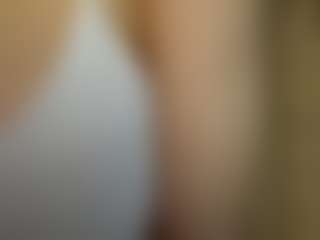 Live cam show with Lisa - Ass Bouncing on livesuperchat.net