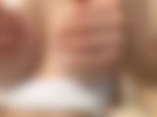 Live cam show with Lisa - Green Eyes on Cam Slut