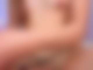 Live cam show with AntonellaStarr - Average on CamClone