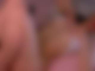 Live cam show with Lola - Thin on dropp.cam