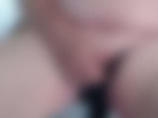 Live cam show with SamsSecrets - Blue Eyes on StripNow
