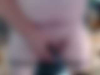 Live cam show with SamsSecrets - Handjob on Big Tits