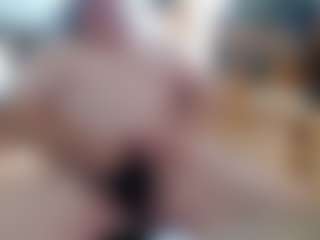 Live cam show with SamsSecrets - Handjob on CamwithHer