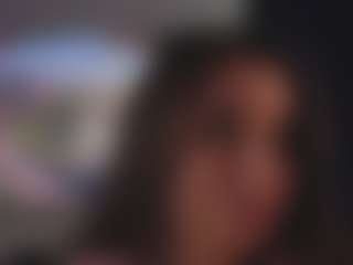 Live cam show with JuliannDelperdang - Upskirt on parknlotfishbdy