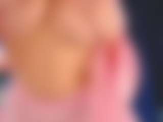 Live cam show with JuliannDelperdang - Upskirt on 1on1-livenow