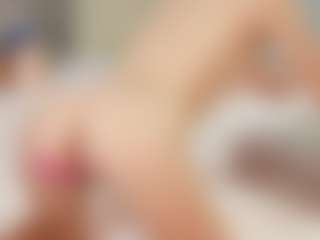 Live cam show with lunayung - Curvy on AdultVida.com