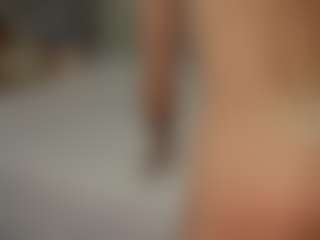 Live cam show with lunayung - Petite on Milfs Live