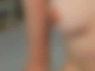 Live cam show with lunayung - Sucking on Camsoda