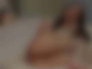 Live cam show with lunayung - Green Eyes on Gym Cam Girls