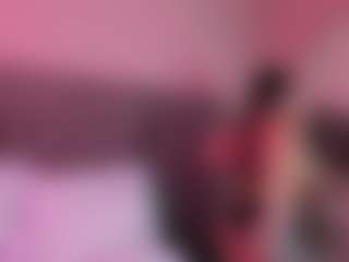 Live cam show with MariaMore - Tease on Camming Site