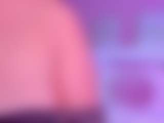 Live cam show with MariaMore - Brown Eyes Blonde Hair on Uber Horny