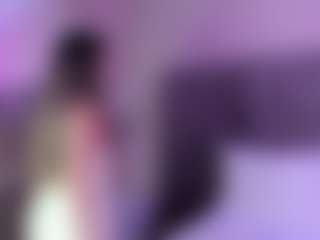 Live cam show with MariaMore - Squirt on SxyPornLive