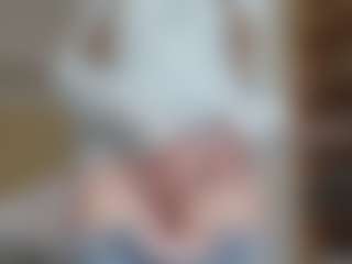 NaughtyBlooms's Live Sex Cam Show