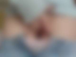 Live cam show with NaughtyBlooms - Lesbian on AdultVida.com