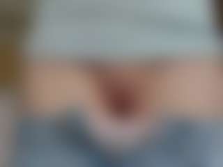 Live cam show with NaughtyBlooms - Hairy Pussy on AdultVida.com