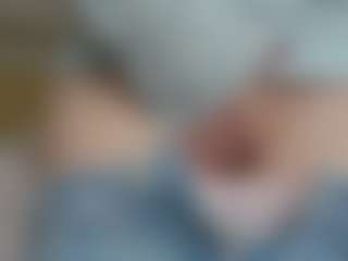 Live cam show with NaughtyBlooms - Teen (18+) on AdultVida.com