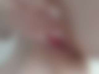 NaughtyBlooms's Live Sex Cam Show