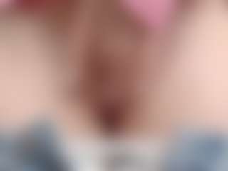 NaughtyBlooms's Live Sex Cam Show