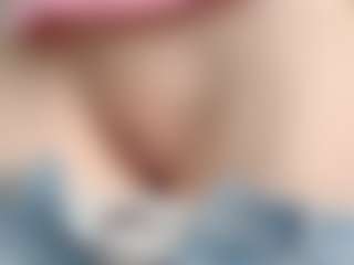 NaughtyBlooms's Live Sex Cam Show