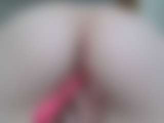 NaughtyBlooms's Live Sex Cam Show