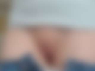 NaughtyBlooms's Live Sex Cam Show