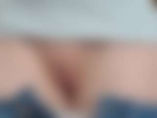 NaughtyBlooms's Live Sex Cam Show