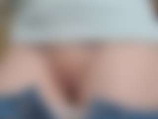 Live cam show with NaughtyBlooms - Toys on CamwithHer