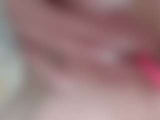 NaughtyBlooms's Live Sex Cam Show