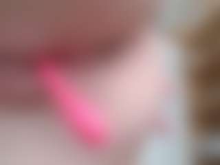 Live cam show with NaughtyBlooms - Hippie on dropp.cam